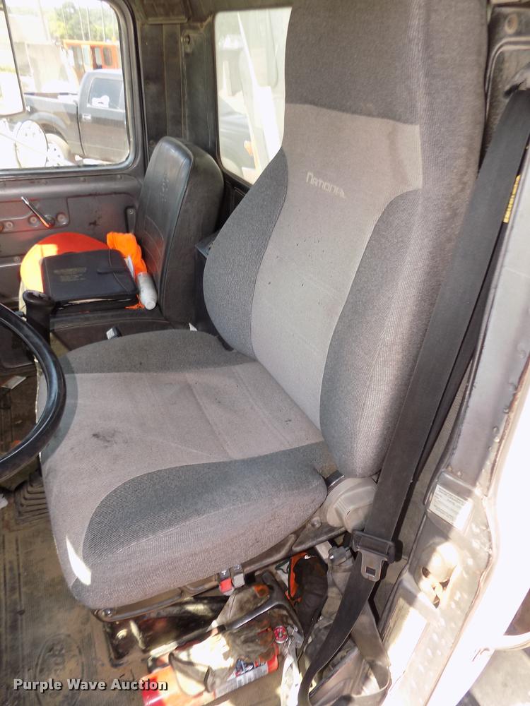 image for item DA3053 1991 Mack RD690S dump truck