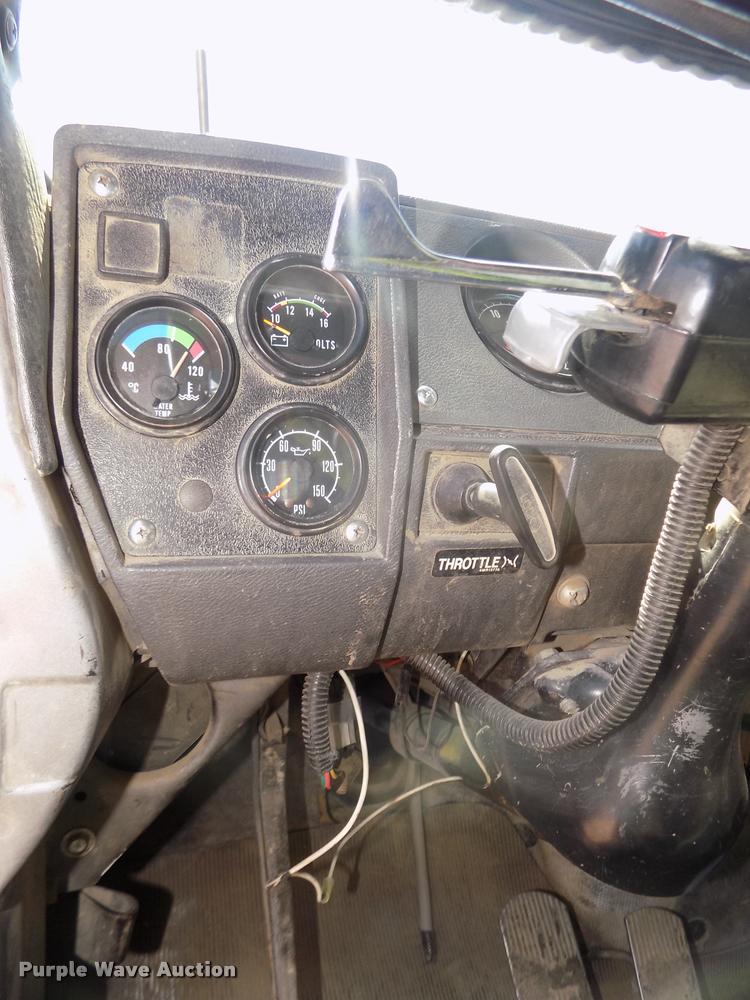 image for item DA3053 1991 Mack RD690S dump truck