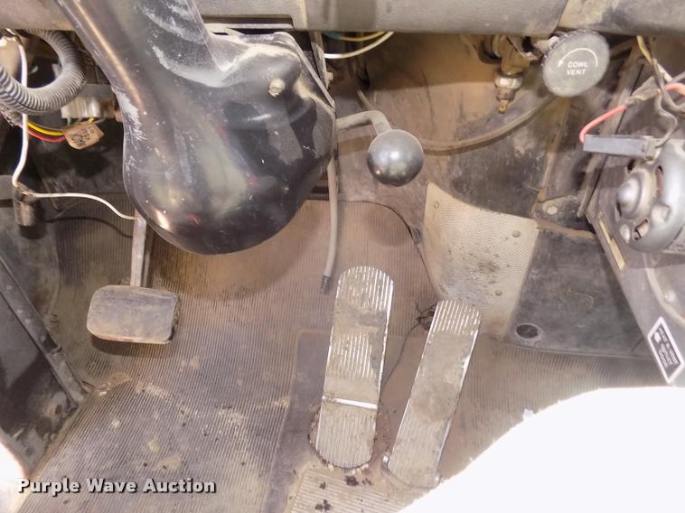 image for item DA3053 1991 Mack RD690S dump truck