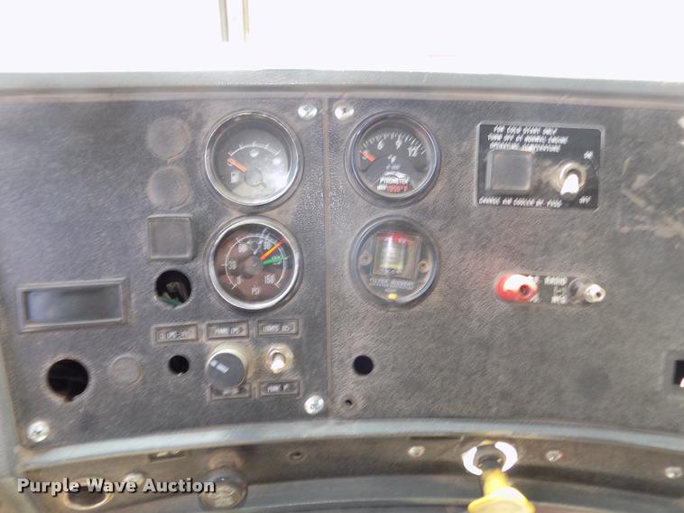 image for item DA3053 1991 Mack RD690S dump truck