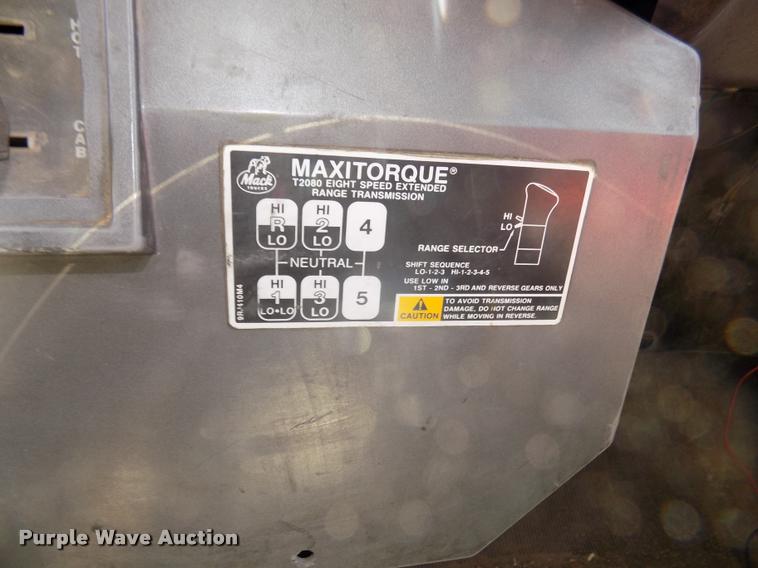 image for item DA3053 1991 Mack RD690S dump truck