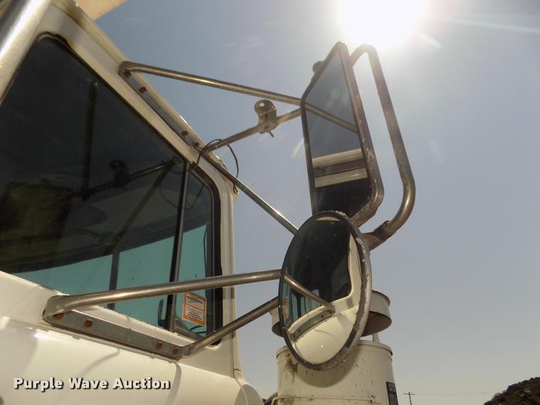 image for item DA3053 1991 Mack RD690S dump truck