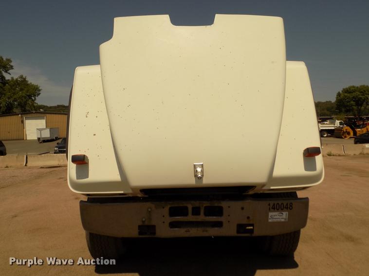 image for item DA3053 1991 Mack RD690S dump truck