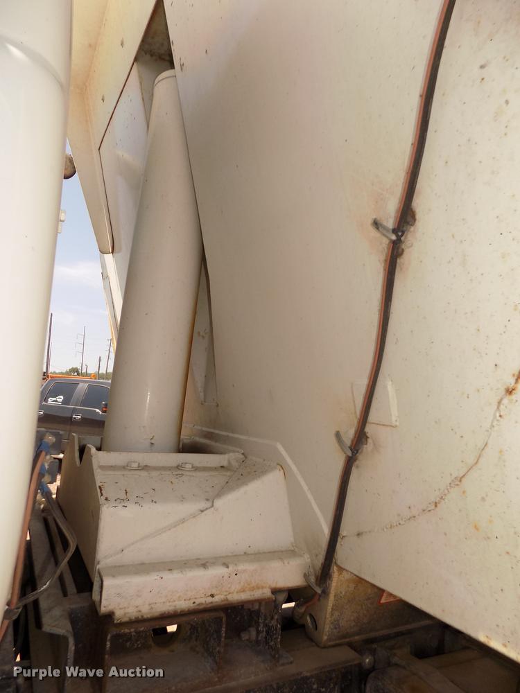 image for item DA3053 1991 Mack RD690S dump truck