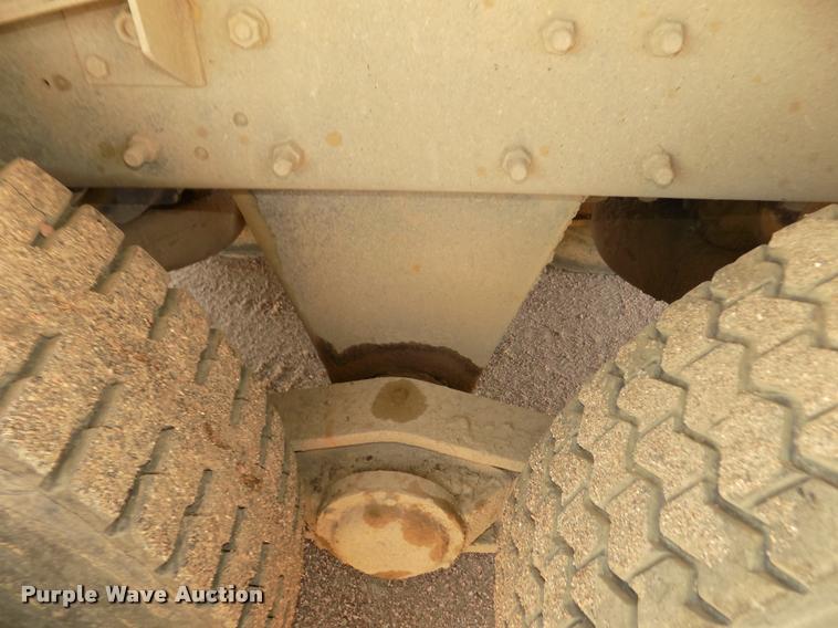 image for item DA3053 1991 Mack RD690S dump truck