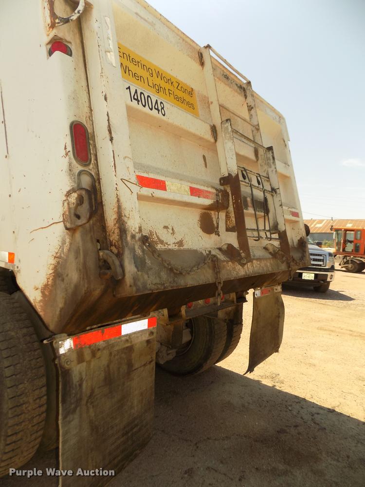 image for item DA3053 1991 Mack RD690S dump truck