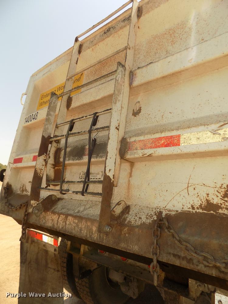 image for item DA3053 1991 Mack RD690S dump truck