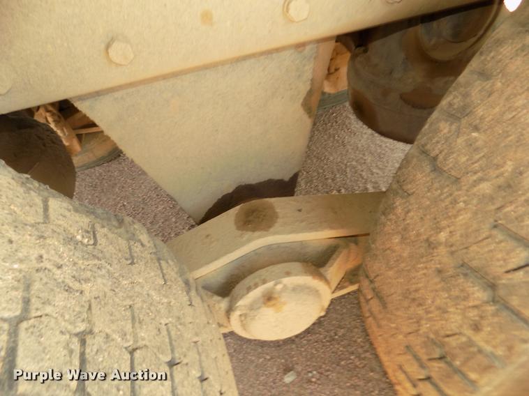 image for item DA3053 1991 Mack RD690S dump truck