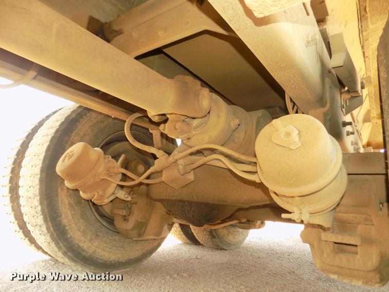 image for item DA3053 1991 Mack RD690S dump truck