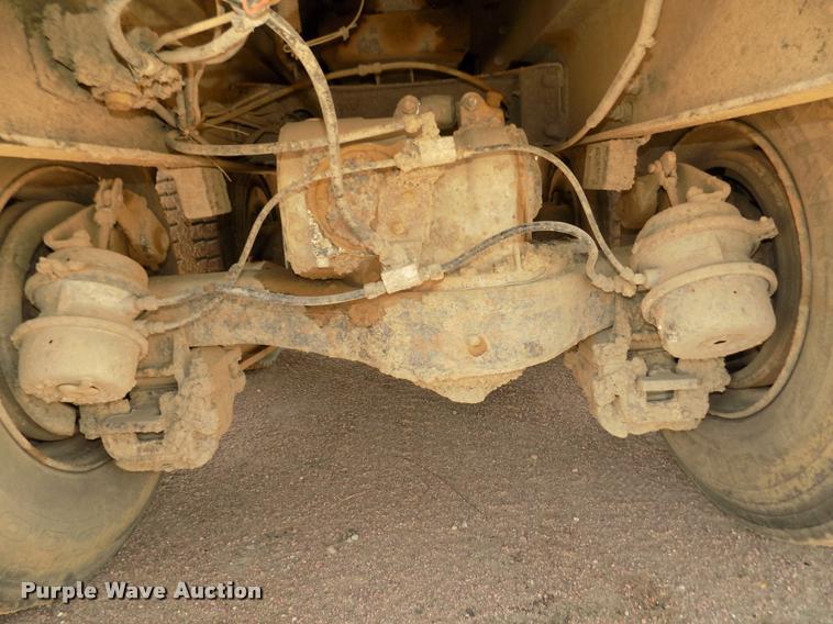 image for item DA3053 1991 Mack RD690S dump truck