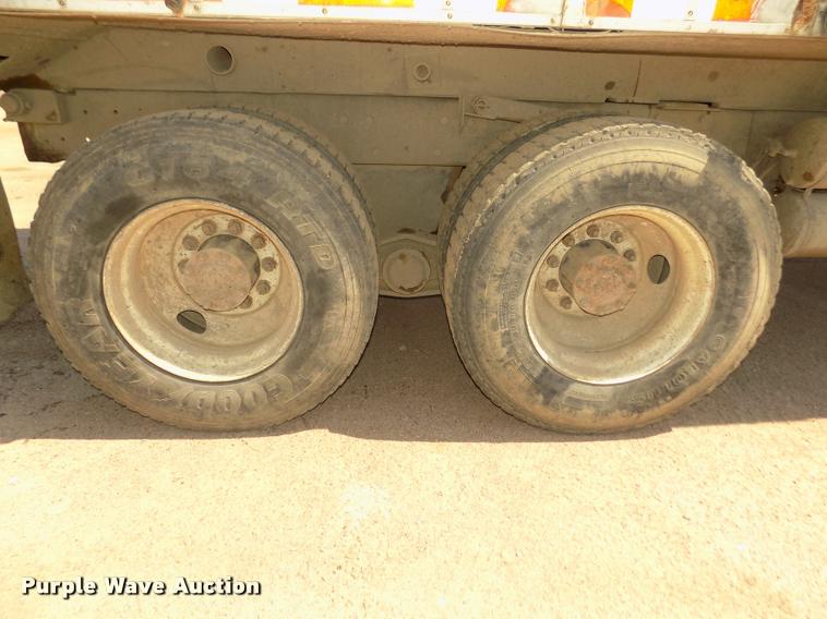 image for item DA3053 1991 Mack RD690S dump truck