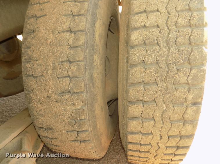 image for item DA3053 1991 Mack RD690S dump truck