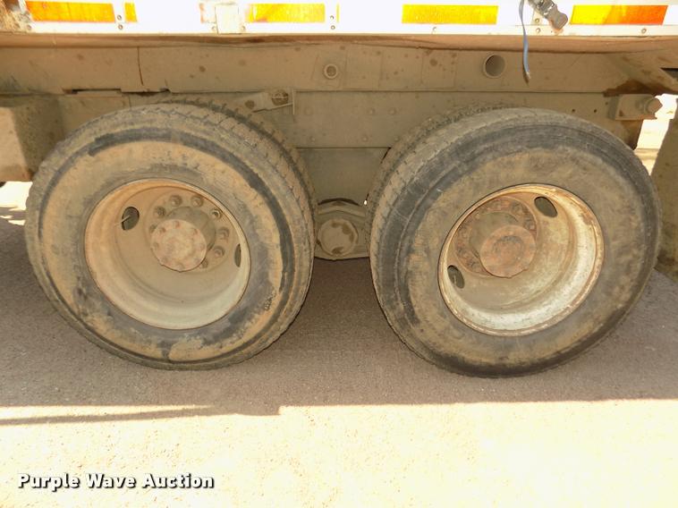 image for item DA3053 1991 Mack RD690S dump truck