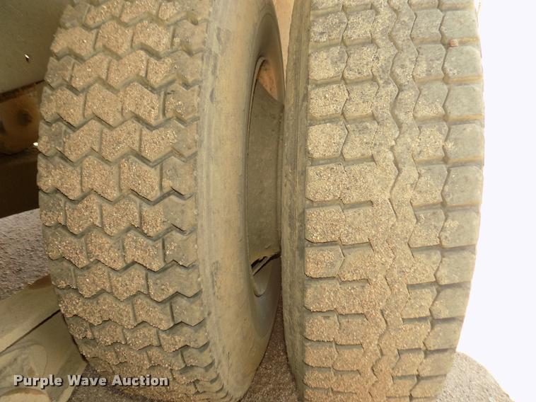 image for item DA3053 1991 Mack RD690S dump truck