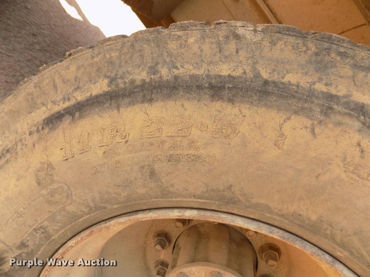 image for item DA3053 1991 Mack RD690S dump truck