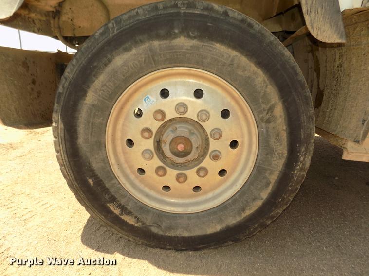 image for item DA3053 1991 Mack RD690S dump truck