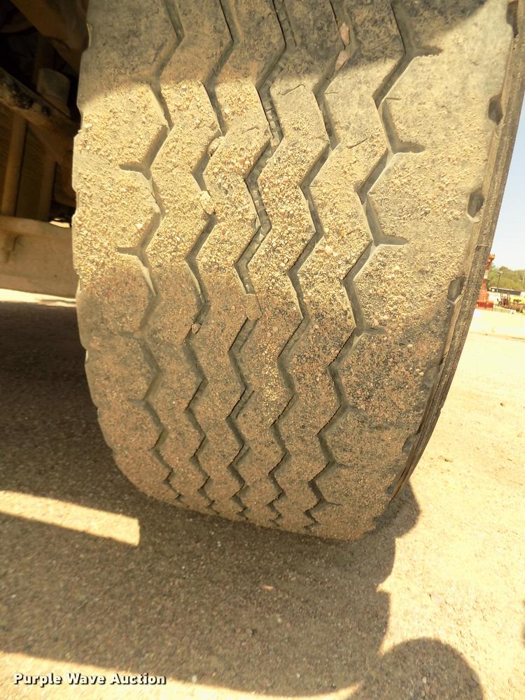 image for item DA3053 1991 Mack RD690S dump truck