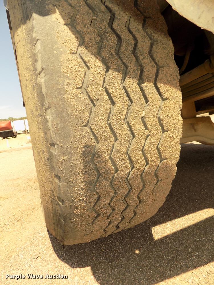 image for item DA3053 1991 Mack RD690S dump truck