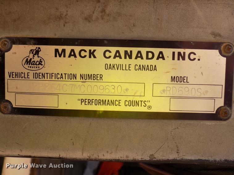 image for item DA3053 1991 Mack RD690S dump truck