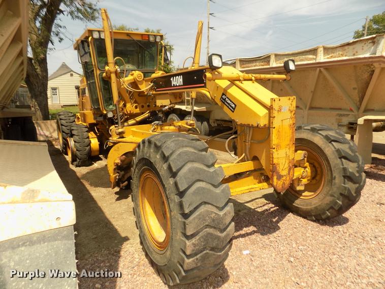 image for item DA3055 1997 Caterpillar 140H motor grader
