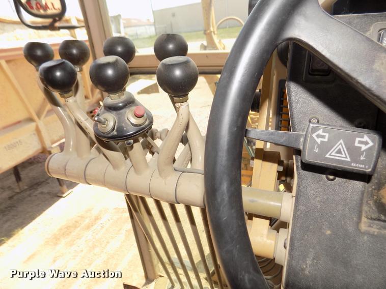 image for item DA3055 1997 Caterpillar 140H motor grader