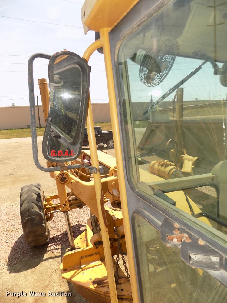 image for item DA3055 1997 Caterpillar 140H motor grader