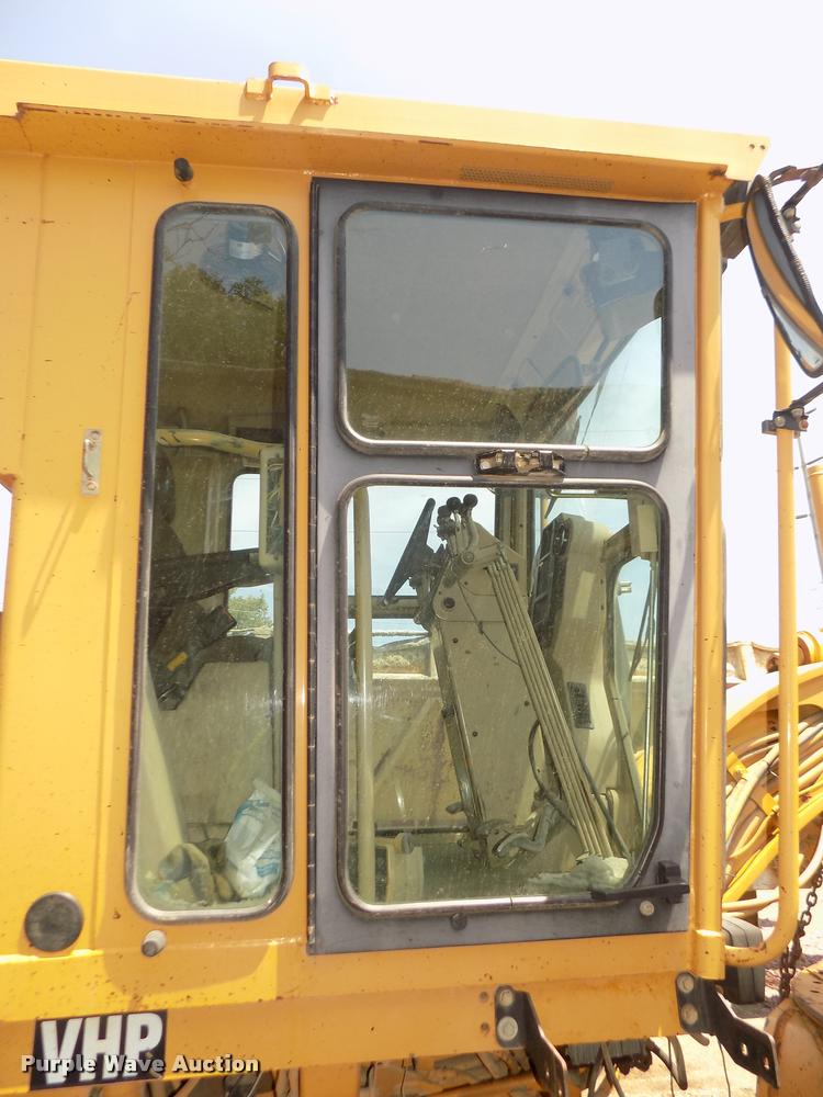 image for item DA3055 1997 Caterpillar 140H motor grader