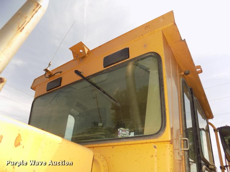 image for item DA3055 1997 Caterpillar 140H motor grader