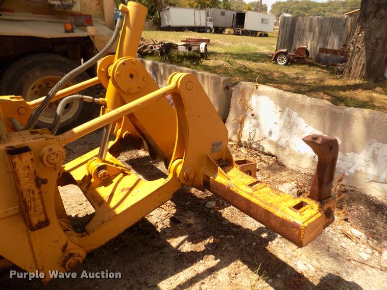 image for item DA3055 1997 Caterpillar 140H motor grader