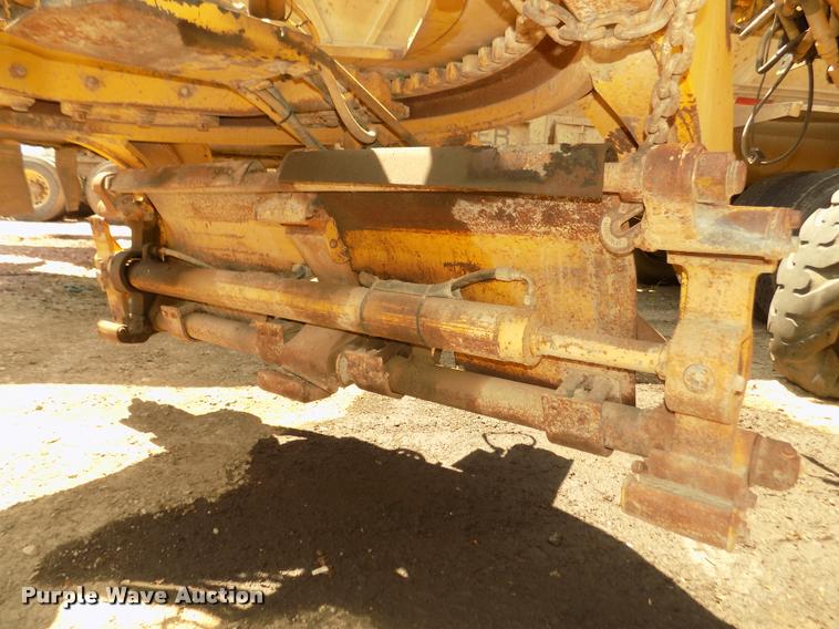 image for item DA3055 1997 Caterpillar 140H motor grader