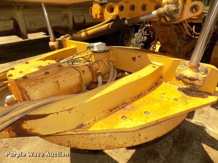 image for item DA3055 1997 Caterpillar 140H motor grader