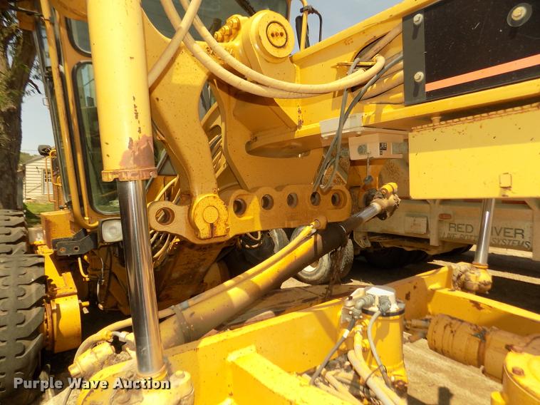 image for item DA3055 1997 Caterpillar 140H motor grader