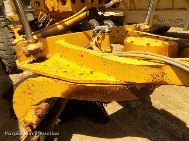 image for item DA3055 1997 Caterpillar 140H motor grader