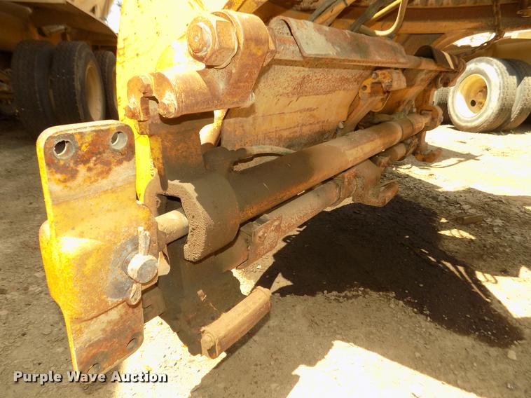 image for item DA3055 1997 Caterpillar 140H motor grader