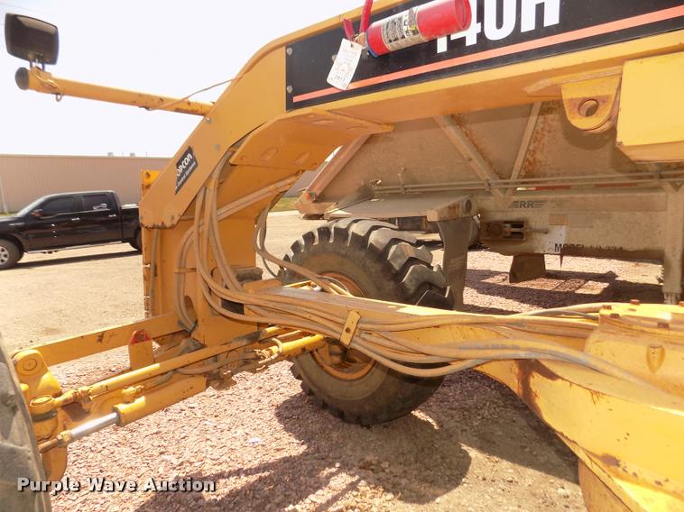 image for item DA3055 1997 Caterpillar 140H motor grader