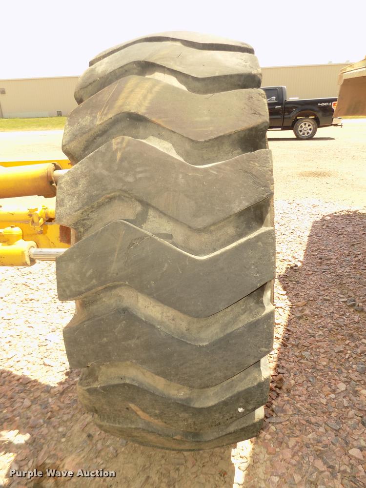 image for item DA3055 1997 Caterpillar 140H motor grader