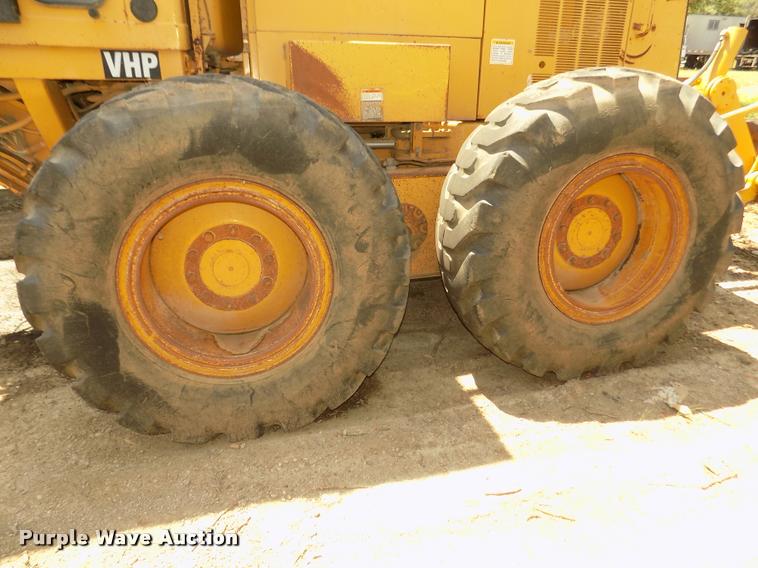 image for item DA3055 1997 Caterpillar 140H motor grader