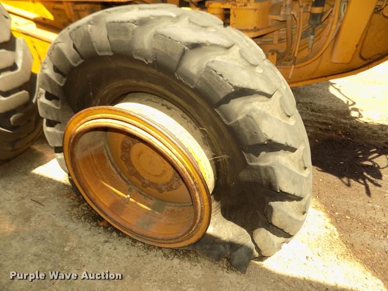 image for item DA3055 1997 Caterpillar 140H motor grader