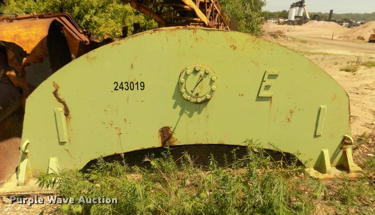 image for item DA3057 Railcar vibrator and hoist