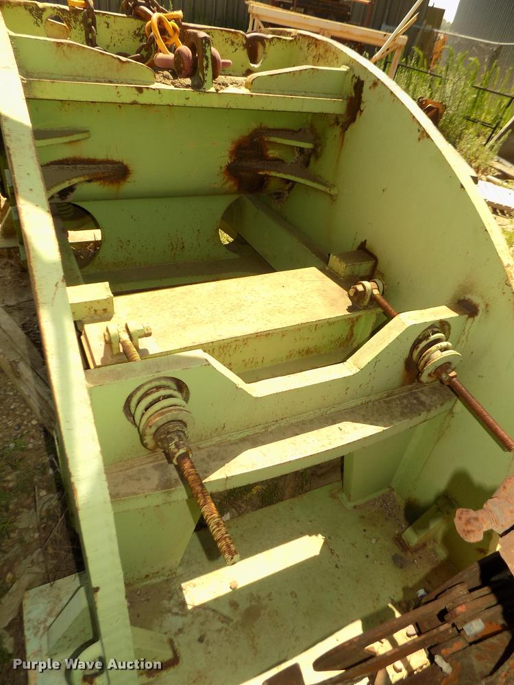 image for item DA3057 Railcar vibrator and hoist