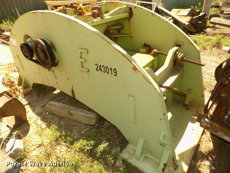 image for item DA3057 Railcar vibrator and hoist