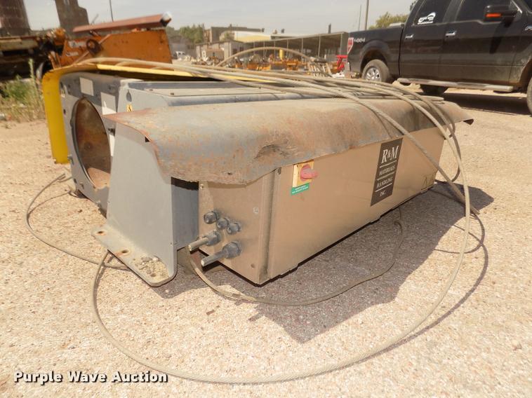 image for item DA3057 Railcar vibrator and hoist