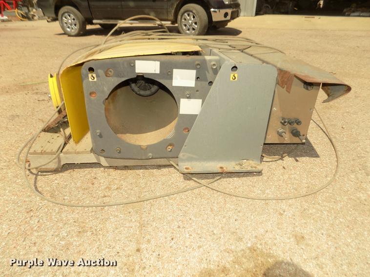 image for item DA3057 Railcar vibrator and hoist