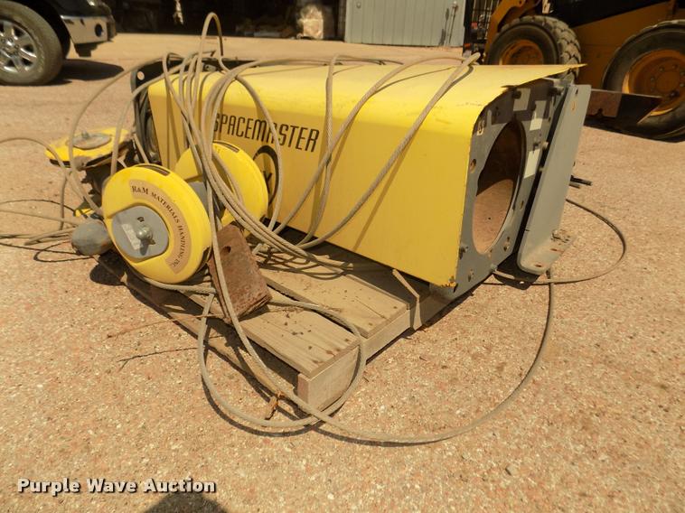 image for item DA3057 Railcar vibrator and hoist