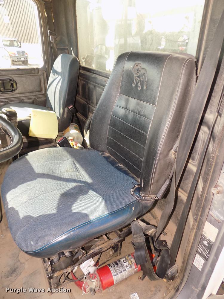 image for item DA3068 1994 Mack CH613 semi truck