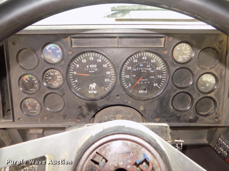 image for item DA3068 1994 Mack CH613 semi truck