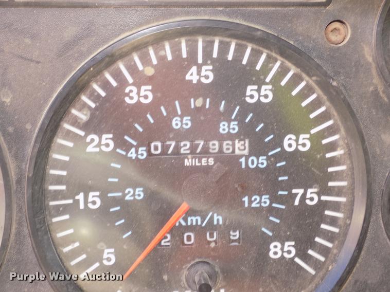 image for item DA3068 1994 Mack CH613 semi truck