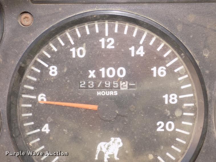 image for item DA3068 1994 Mack CH613 semi truck