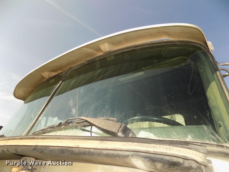 image for item DA3068 1994 Mack CH613 semi truck