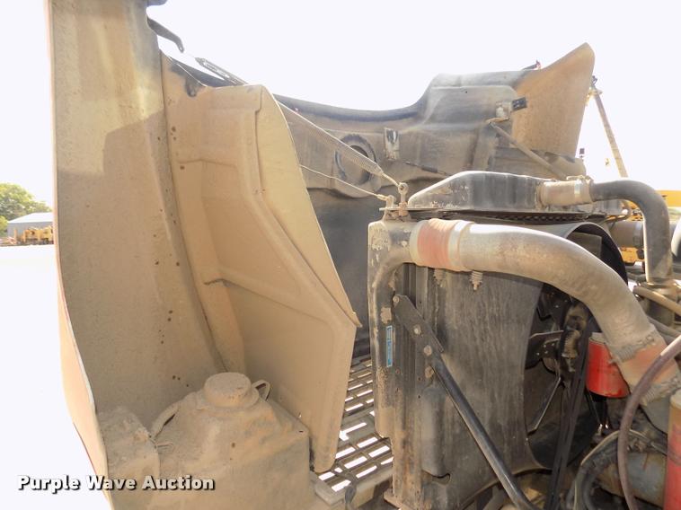 image for item DA3068 1994 Mack CH613 semi truck